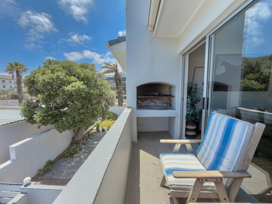 2 Bedroom Property for Sale in Table View Western Cape